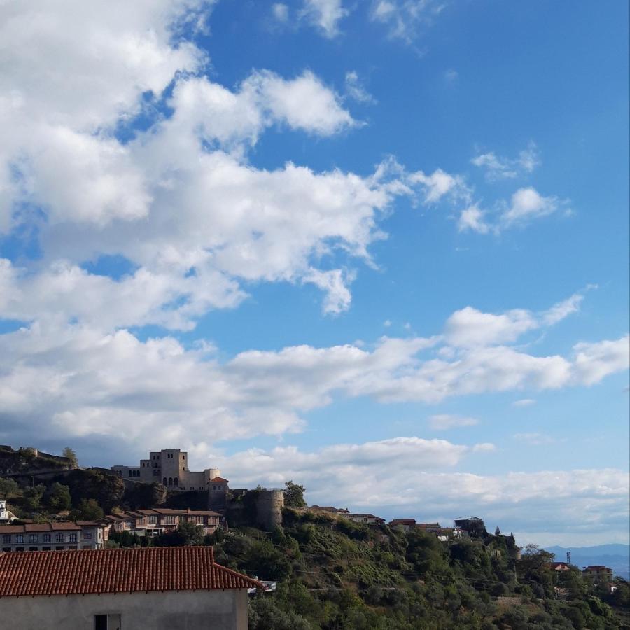 Kruja Hostel الغرفة الصورة