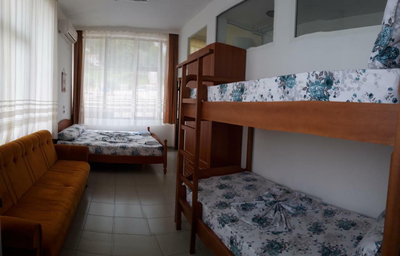Kruja Hostel الغرفة الصورة